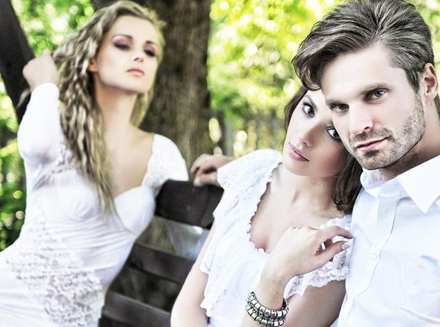 Pourriez-vous mener une double vie ?